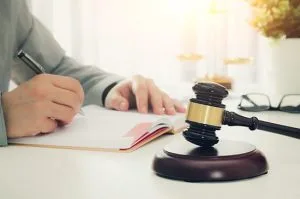 Asianajajilla riittää töitä